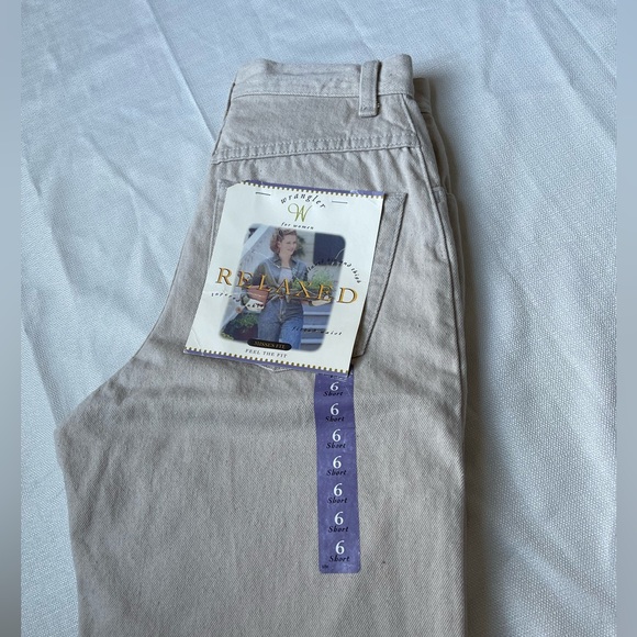 #17 Vintage Wrangler Misses Fit 6 Short Runs Small - Picture 6 of 10